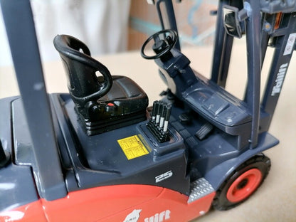 1:20 Tailift 250 Forklift Truck Stacker Crane Contruction Machine Diecast Model