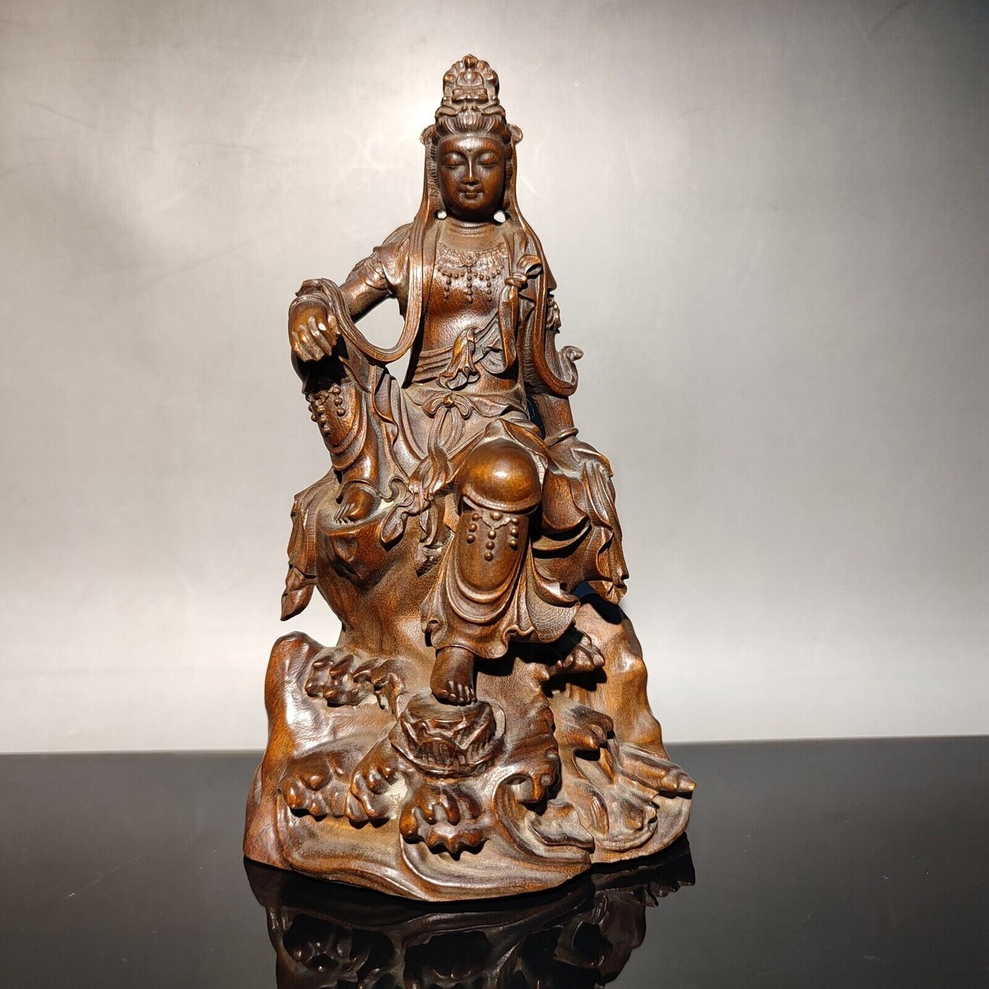 Avalokitesvara kwan yin statue Wood Figure Guanyin room decor wooden carving art