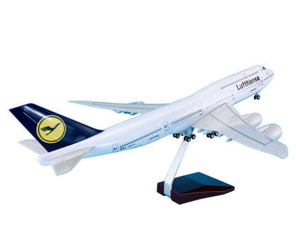 1:160 47CM Lufthansa BOEING 747-8 Airplane Landing Gear Resin Aircraft Model