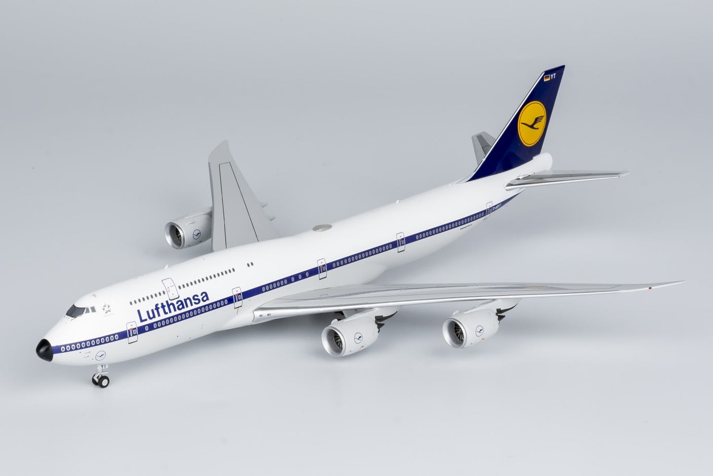1:400 NGmodels Lufthansa B747-8 D-ABYT Passenger Airplane Diecast Plane Model