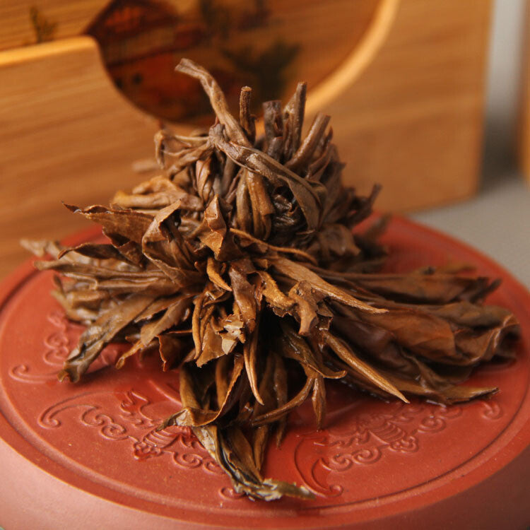 China Yunnan Dianhong Dragon Pearl Dian Hong Handmade Black Tea Gold Pearl