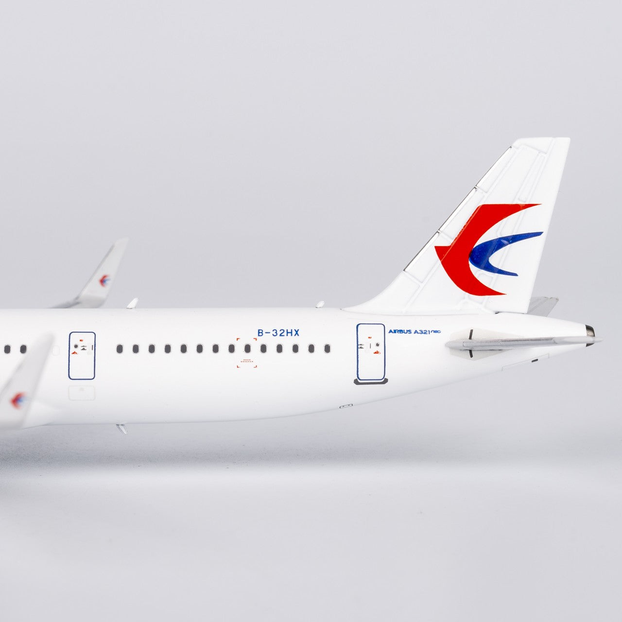 1:400 NGmodels China Eastern A321neo Passenger Airplane Diecast Plane Model