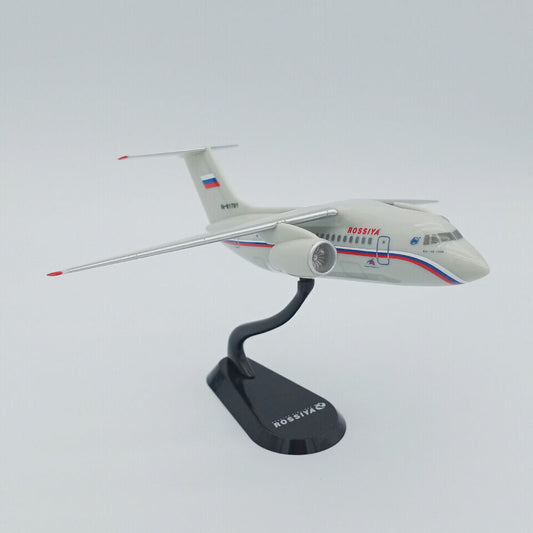1:200 15CM Antonov AN-148 Passenger Airplane ABS Plastic Aircraft Model