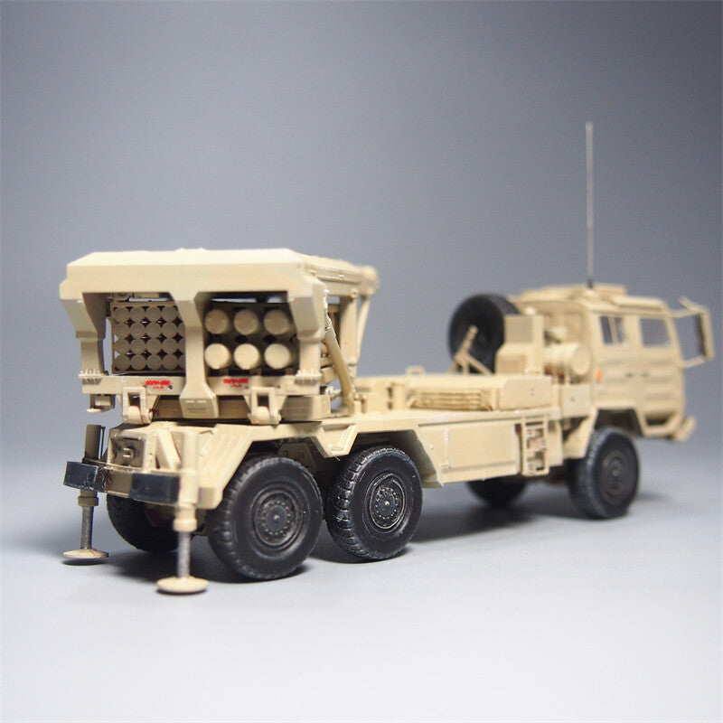 1/72 SR5 long-range rocket launcher model