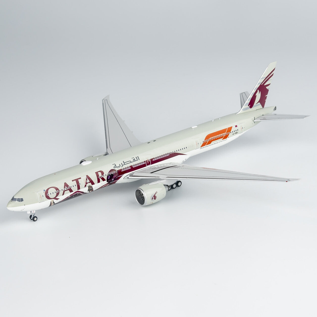 1:400 NG Models Qatar Airways Passenger Plane B777-300ER Diecast Aircraft Model