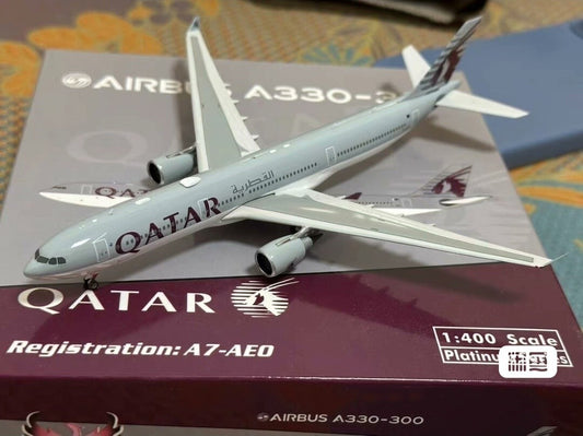 1:400 Phoenix QATAR AIRBUS A330-300 Passenger Aircraft Diecast Airplane Model