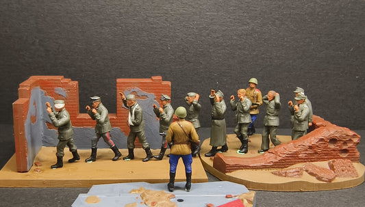 1/72 War II German prisoners and Soviet soldiers handpainted model