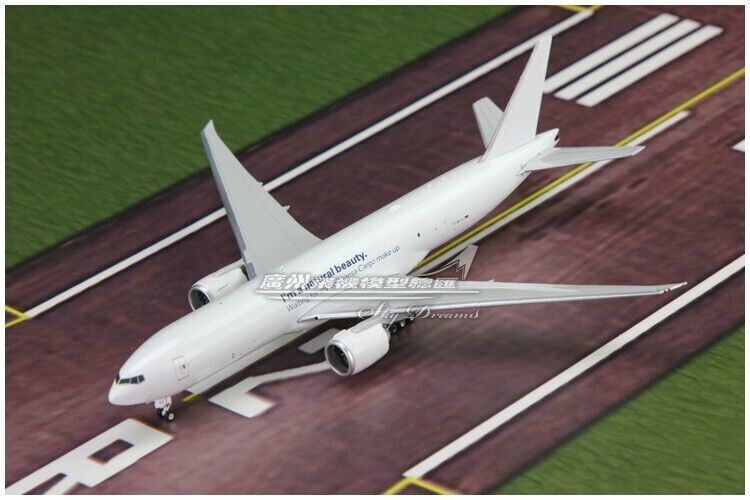 1:400 Phoenix Lufthansa BOEING 777-200F Passenger Aircraft Diecast Plane Model