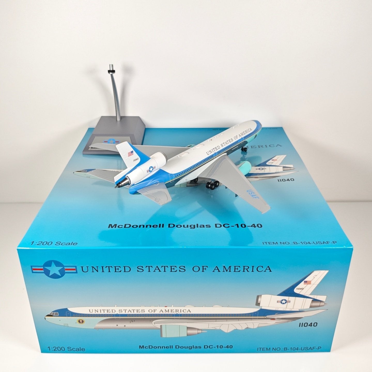 1:200 B-Models UNITED STATES OF AMERICA DC-10-40 Diecast Aircraft Plane Model
