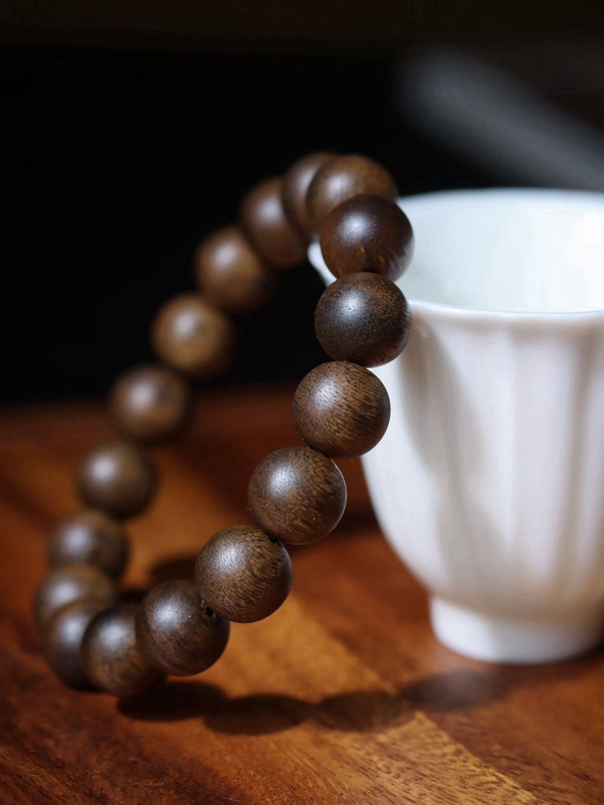 12mm Chinese Natural Eaglewood Handmade Exquisite Bracelets 30800