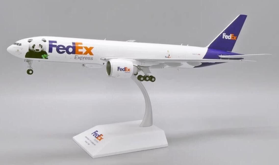1:200 32CM JC WINGS Fed BOEING 777F Aircraft Plane Diecast Airfreighter Model