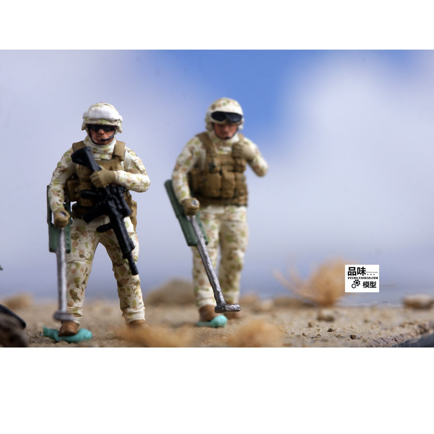 Homemade 1/72 U.S. Demining and Bomb Disposal Team Finished Colored Model-