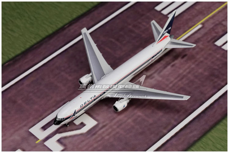 1:400 Phoenix Delta Air Lines BOEING 767-300ER Aircraft Diecast Airplane Model