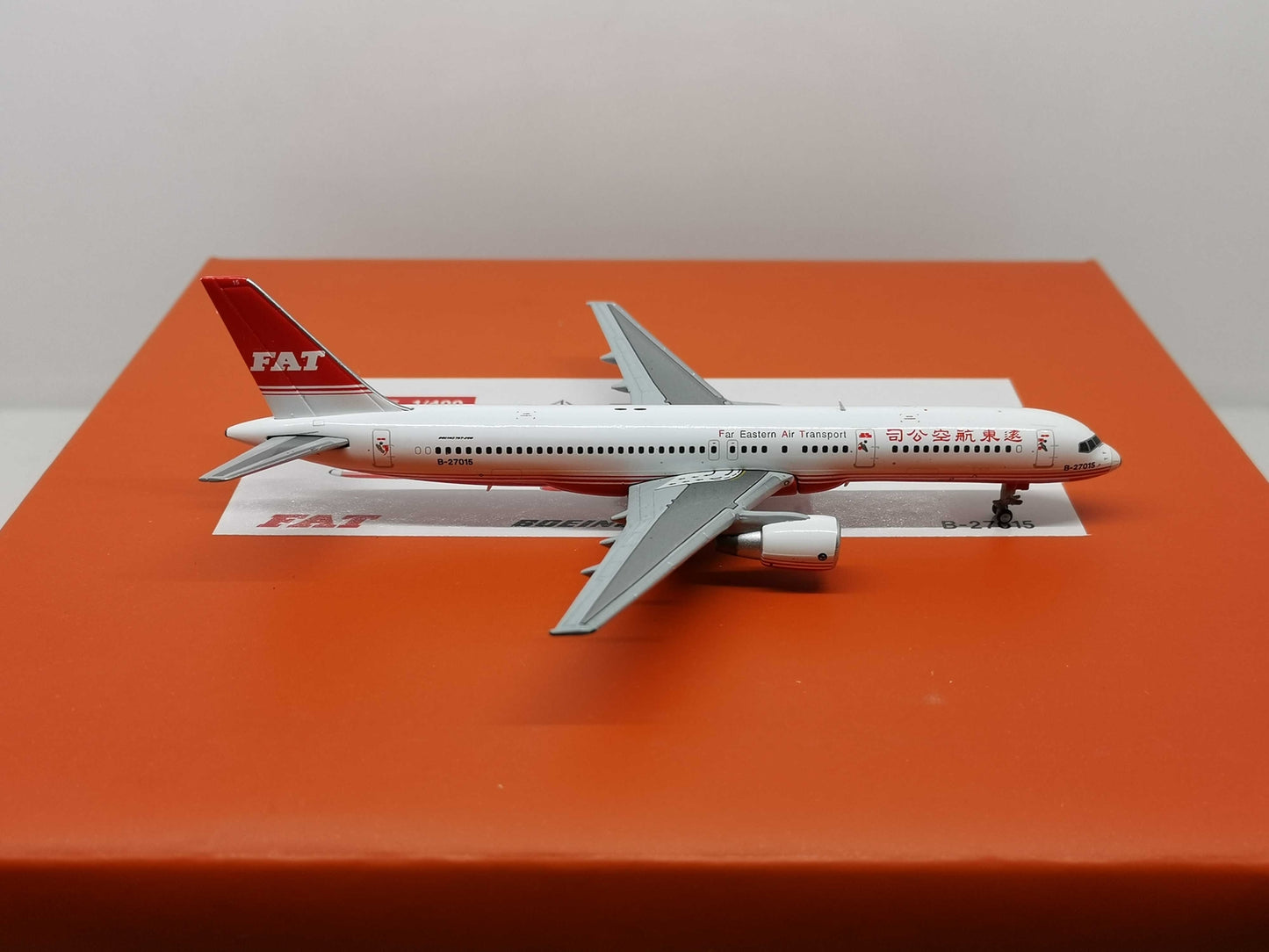 1:400 JC Wings FAT BOEING B757-200 Passenger Airplane Diecast Aircraft Model