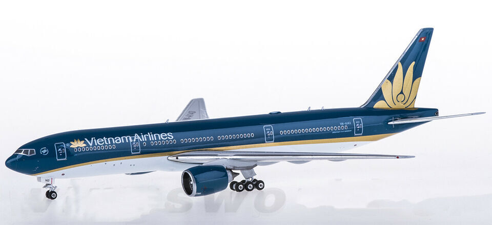 1:400 Phoenix Vietnam Airlines BOEING 777-200ER Passenger Airplane Diecast Model