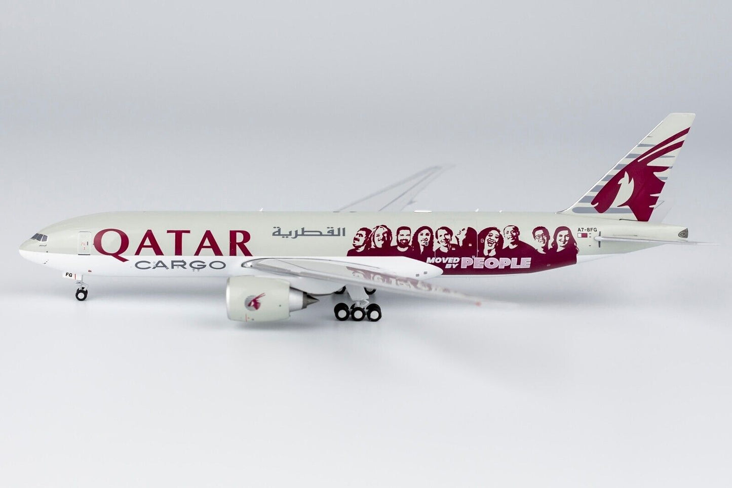 1:400 NG Model QATAR CARGO BOEING 777-200F Aircraft Diecast Plane Airplane Model