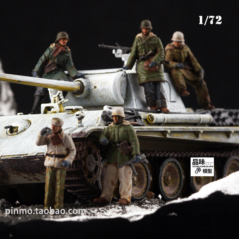 1/72 Winter Tank Carrying Soldiers 5 Soldiers Model