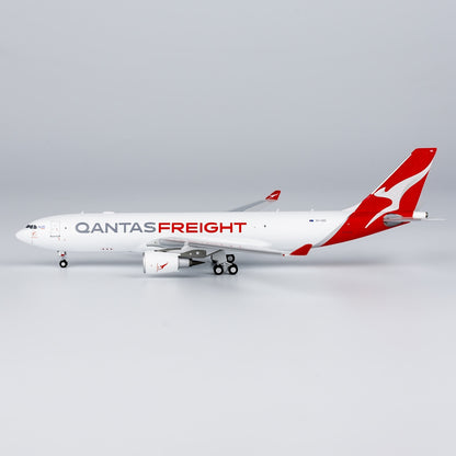 1:400 NG Model QANTASFREIGHT AIRBUS A330-200 Airplane Diecast Aircraft Model
