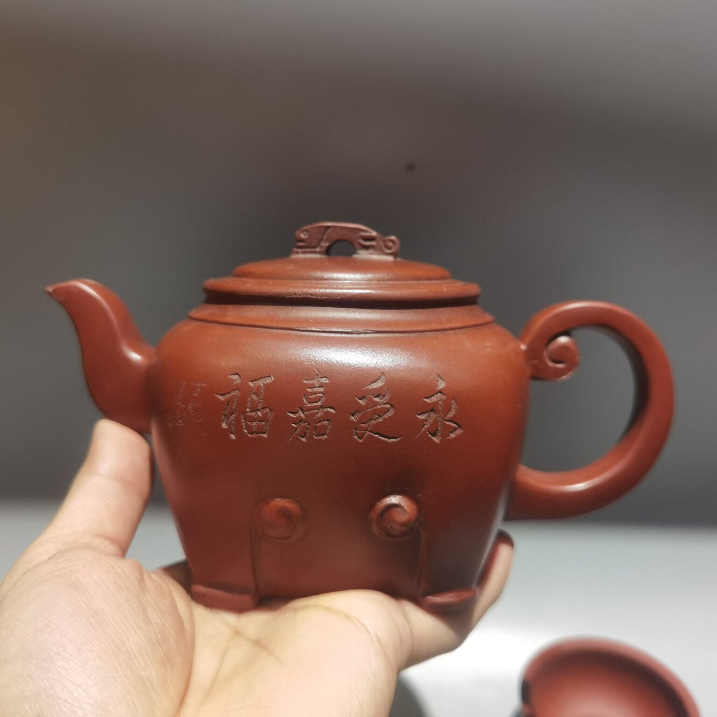 Chinese Yixing Zisha Clay Handmade Exquisite Teapot （天龙套壶 低款：顾景舟 )