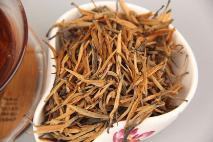 Yunnan Single Bud Organic Tea Golden Needle DianHong Tea Refined Big Leaf Tea