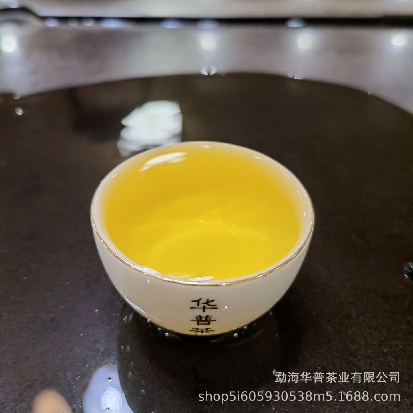 High quality 357g Yunnan Pu'er Tea Xigui Tea Cake Chinese Raw Tea Cake