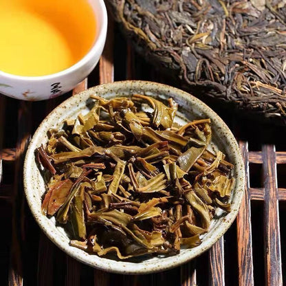 357G Banzhang Raw Tea Cake 2012 Yunnan Pu'er Tea Gold Award Tea King Spring Tea