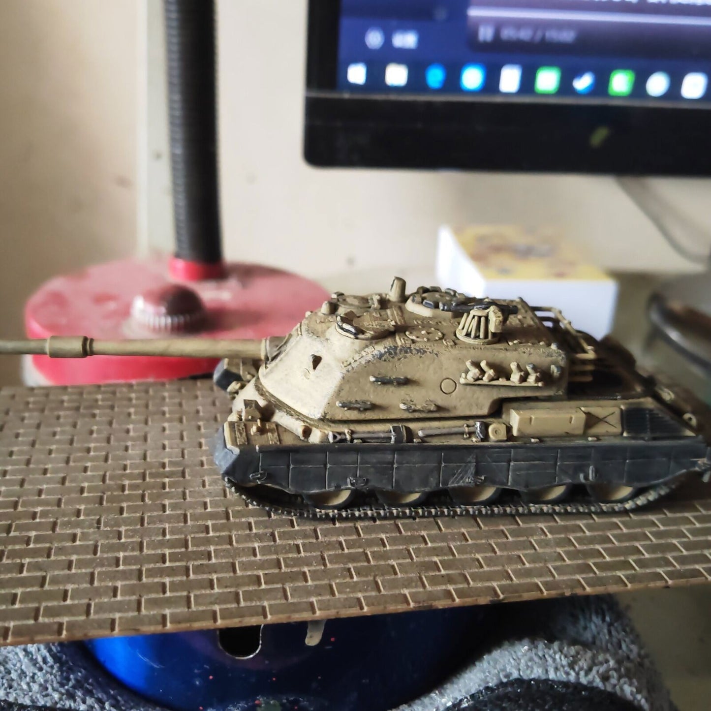 Homemade 1/72 Italian Minotaur Tank Finished Model Painted Ornament Toys