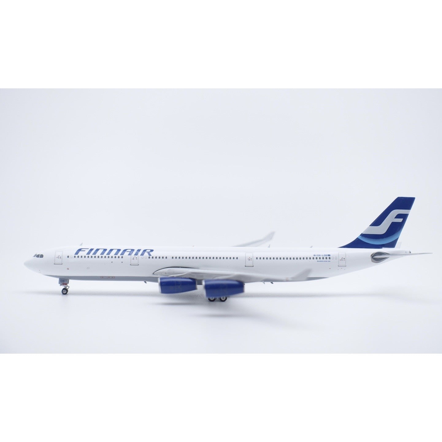 1:400 Phoenix Finnair Airbus A340-300 Airplane Diecast Aircraft Plane Model