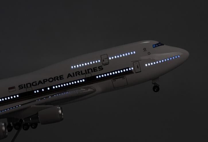 1:150 47CM SINGAPORE AIRLINES BOEING 747-400 Plane Led Sound Light Resin Model
