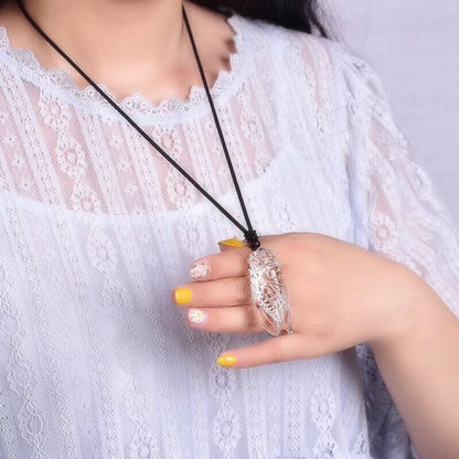New Natural Quartz Crystal Carved Cicada Gems Pendant Necklace Reiki Jewelry