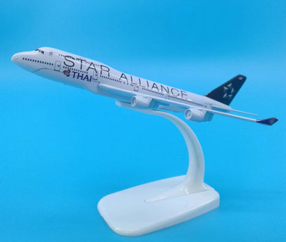 16cm Thai Star Alliance Boeing 747-400 Passenger Airplane Diecast Plane Model