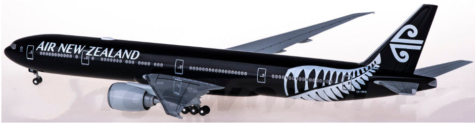 1:200 37CM Hogan AIR NEW ZEALAND BOEING 777-300ER Airplane ABS Plastic Model