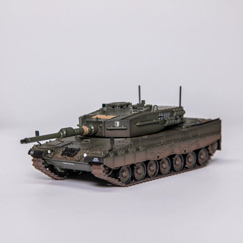 1/72 German Leopard 2A4 Main Battle Tank 12226PD Green Painted Finished Model