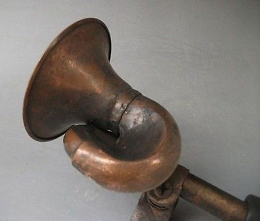 USEFUL CHINESE OLD BRONZE COLLECTABLE HANDWORK BIKE HORN ORNAMENTS
