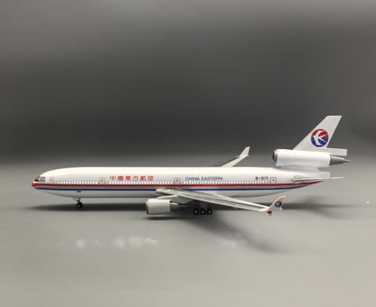 47CM 1:130 CHINA EASTERN MD-11 Airplane Led Sound Light Resin Aircraft Model
