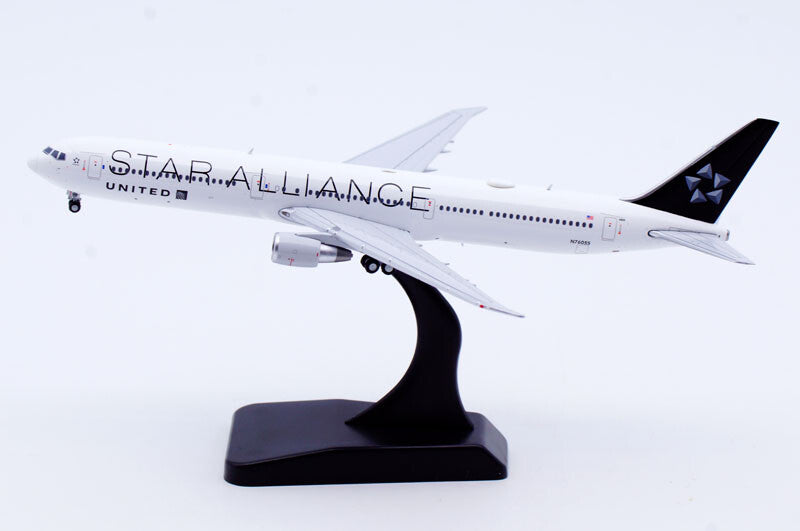 1:400 JC Wings United Airlines Plane Boeing 767-400ER Diecast Aircraft Model