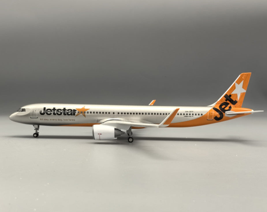 45CM 1:100 Jetstar AIRBUS A321neo Airplane Landing Gear Resin Aircraft Model