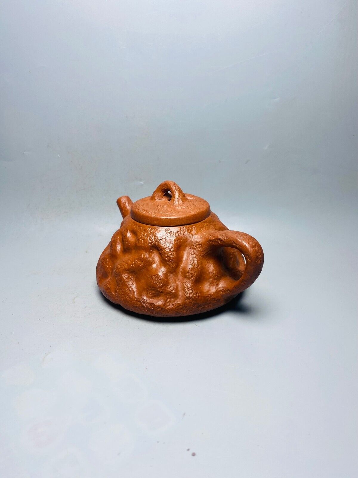 l-0Chinese Yixing Zisha Clay Handmade Exquisite Teapot （子冶石瓢供春壶 底款：吴勇军）