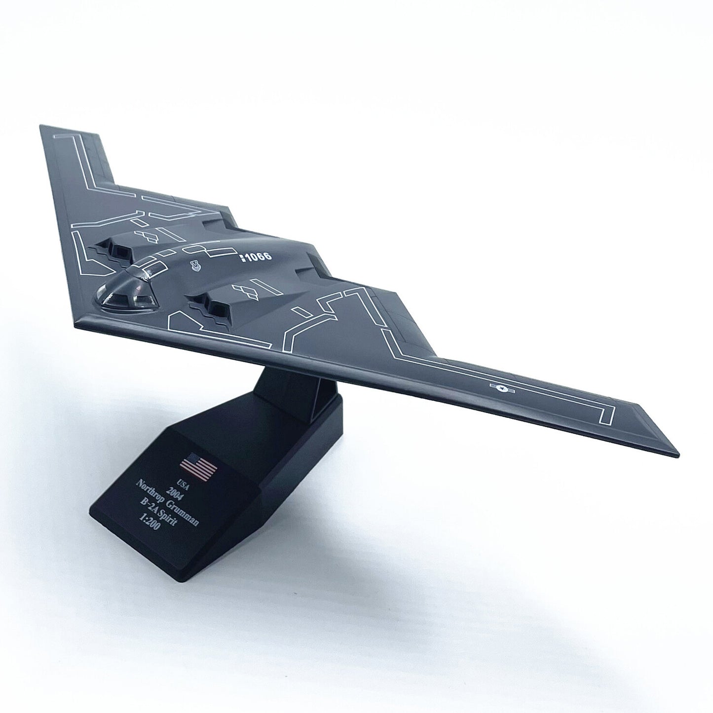 1:200 Scale Spirit B-2 Stealth and Strategic Bomber Aircraft Alloy Model Plain