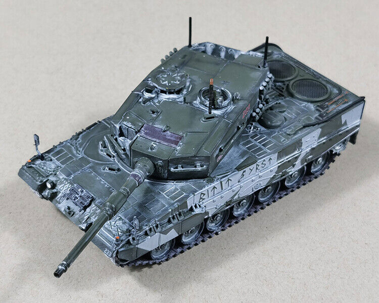 Panzerkampf 1/72 12226PF Norwegian Leopard 2A4 Tank NATO Tricolor Finished Model