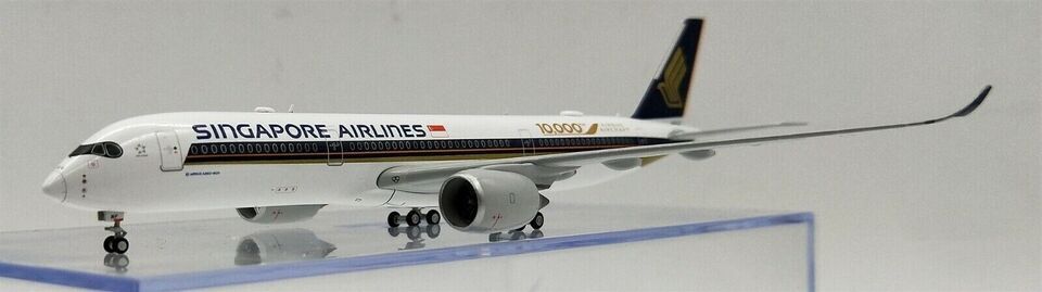 1:400 JC Wings SINGAPORE AIRLINES AIRBUS A350XWB Passenger Plane Diecast Model