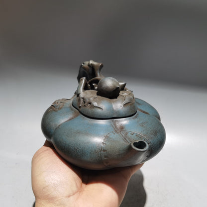 Chinese Yixing Zisha Clay Handmade Exquisite Teapot （上合桃壶 底款：蒋蓉）