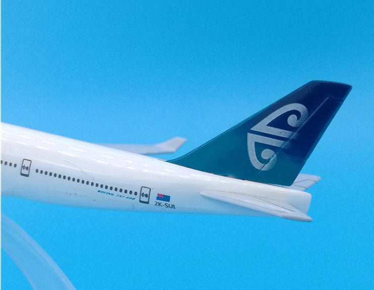 16cm AIR NEW ZEALAND BOEING 747-400 Passenger Airplane Diecast Aircraft Model