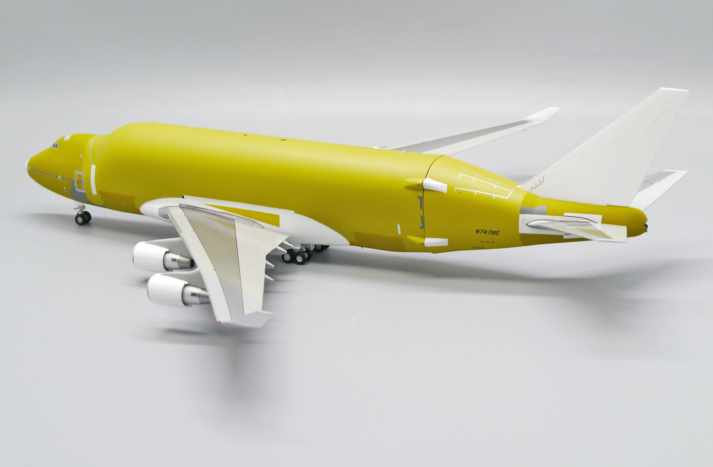 1:200 JC Wings Boeing Plane B747-400LCF Yellow Livery Diecast Aircraft Model