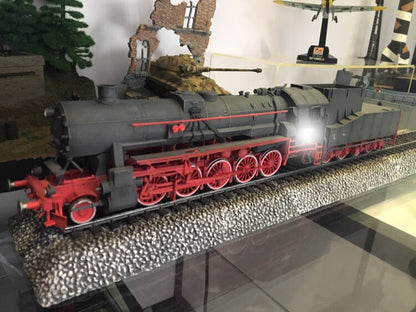 PANZERCORPS 1/72 BR52 German Steam Locomotive War Train Static Finished Model