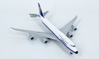 1:400 NG Lite Lufthansa B747-8 D-ABYT Passenger Airplane Diecast Model