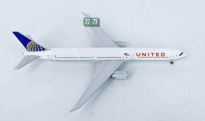 1:400 Panda UNITED BOEING 767-400 Passenger Airplane Diecast Aircraft Model