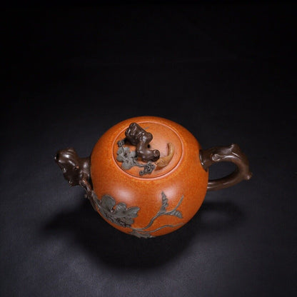 Chinese Yixing Zisha Clay Handmade Exquisite Teapot（松鼠葡萄 底款：蒋蓉）