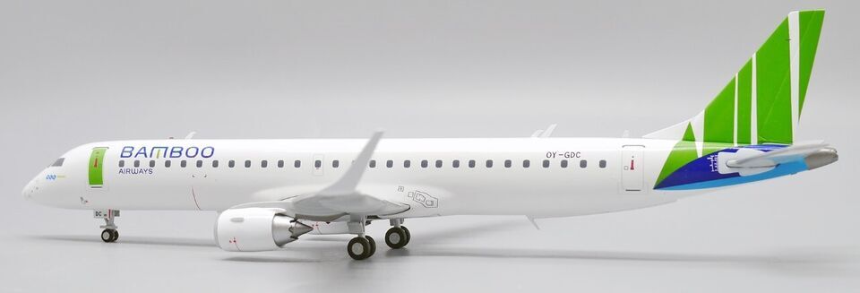 1:200 JC Wings BAMBOO AIRWAYS Embraer ERJ190-200LR Passenger Plane Diecast Model