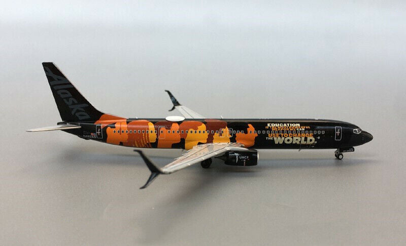 1:400 NG Model Alaska BOEING 737-800 Passenger Airplane Diecast Aircraft Model